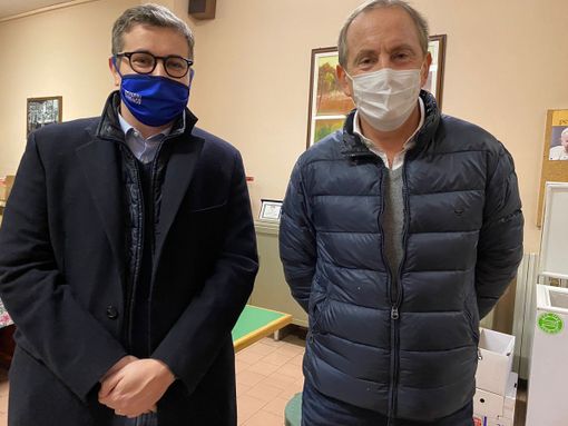 Andrea Cassani ed Emanuele Antonelli a Gallarate durante il falò