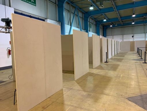 Vaccinazioni, Antonelli monitora l'hub di MalpensaFiere: «Siamo pronti, la ripartenza passa dalla immunizzazione di massa»