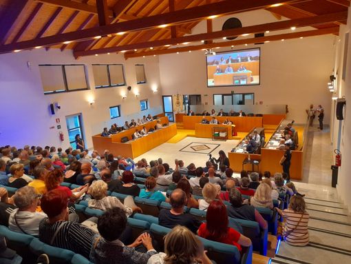 Salute e territorio, fiamme in Consiglio comunale, a Gallarate