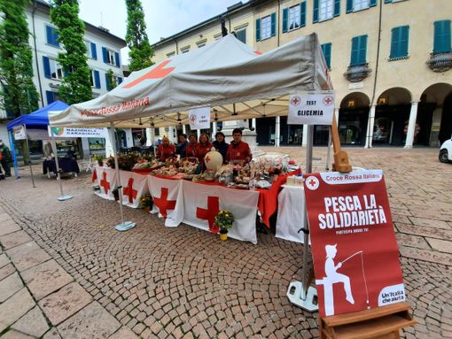 La Croce Rossa di Varese: «Ottocento volontari e il grande orgoglio di aiutare il prossimo ogni giorno»