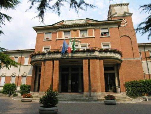 Il municipio di Samarate Il municipio di Samarate