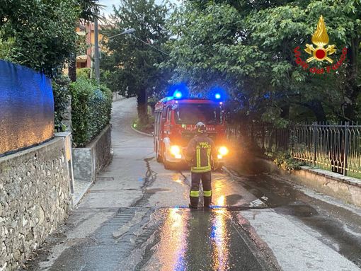 Perdita di gas Gpl in una villa a Besozzo: due abitazioni evacuate, donna messa in salvo dai vigili del fuoco