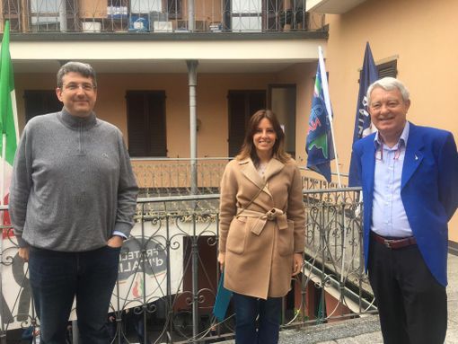 Antonelli con La Russa e Nardi. Sotto, Gualandris, Tovaglieri e Speroni (Lega) Antonelli con La Russa e Nardi. Sotto, Gualandris, Tovaglieri e Speroni (Lega)