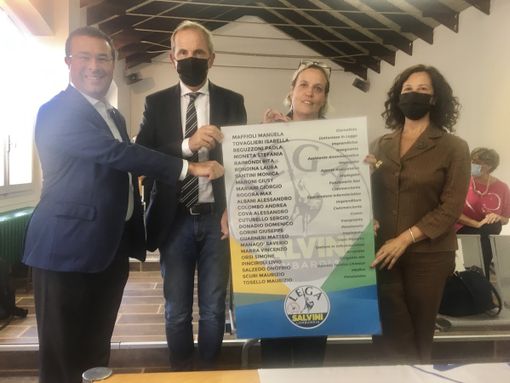 I candidati della Lega con i vertici e Antonelli, e la lista
