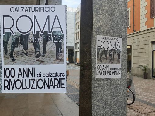 Marcia su Roma, manifesti misteriosi nel centro di Busto