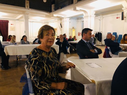 Maria è l'ideatrice della serata per Franco