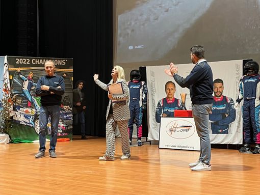 VIDEO E FOTO. Olgiate corre con le emozioni del suo campione. Miele: «Quelle del Giappone mi sembravano le strade di casa nostra. Ci vogliono preparazione e audacia»