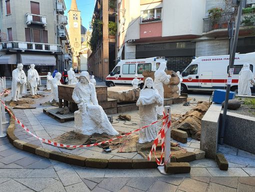 Busto, il presepe prende forma nella sua nuova location Busto, il presepe prende forma nella sua nuova location