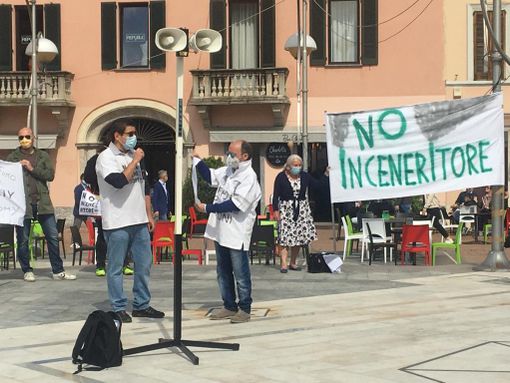 Busto in piazza: «Basta inceneritore, il nostro territorio va risanato» Busto in piazza: «Basta inceneritore, il nostro territorio va risanato»
