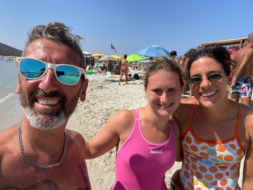 FOTO. Il grande cuore di Martina Rabbolini: nuota nel mare di Sardegna per le Pediatrie FOTO. Il grande cuore di Martina Rabbolini: nuota nel mare di Sardegna per le Pediatrie