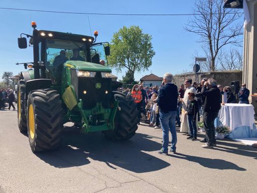 Prima la festa, poi di corsa: la Madonna in Veroncora che riunisce Busto. E i trattori danno il via Prima la festa, poi di corsa: la Madonna in Veroncora che riunisce Busto. E i trattori danno il via