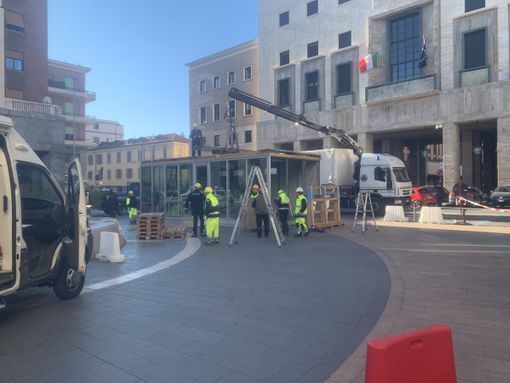 FOTO - Piazza Monte Grappa torna come nel 2015: via la casetta dell'Expo