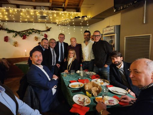 Il circolo del Piambello di Fratelli d'Italia si scambia gli auguri di Natale con i big locali del partito