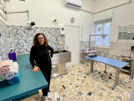 Ingrid Confalonieri nel suo Pet Wash Home, in via Giuseppe Dezza 26 a Varese, nel quartiere di Bobbiate Ingrid Confalonieri nel suo Pet Wash Home, in via Giuseppe Dezza 26 a Varese, nel quartiere di Bobbiate