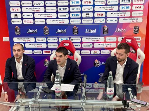 Il coaching staff della Openjobmetis: da sinistra, Federico Renzetti, Herman Mandole e Marco Legovich Il coaching staff della Openjobmetis: da sinistra, Federico Renzetti, Herman Mandole e Marco Legovich