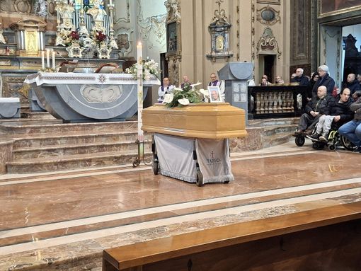 Il feretro di Paolo Fumagalli in San Gaudenzio