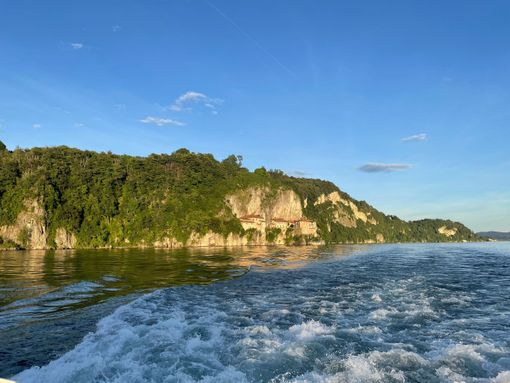 Santa Caterina del Sasso vista dal battello che ieri ha inaugurato il nuovo servizio