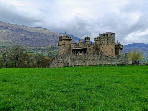 Custodi di pietra, sentinelle del tempo