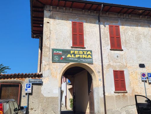 "Aiutaci ad aiutare": torna la Festa degli Alpini di Azzate tra buon cibo e solidarietà