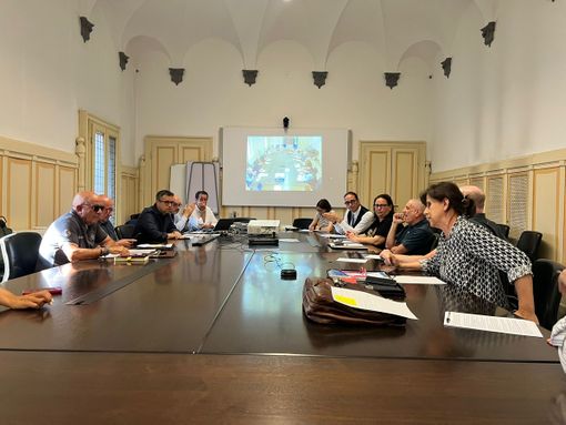 Piscina di Moriggia, scontro in Commissione tra toni accesi e accuse ma la Giunta tira dritto: «Serve partire» Piscina di Moriggia, scontro in Commissione tra toni accesi e accuse ma la Giunta tira dritto: «Serve partire»