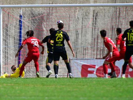 Meno sette a Varesina-Varese di Coppa che un anno fa si giocò al Franco Ossola (in foto il gol di Valagussa) con il 2-0 biancorosso