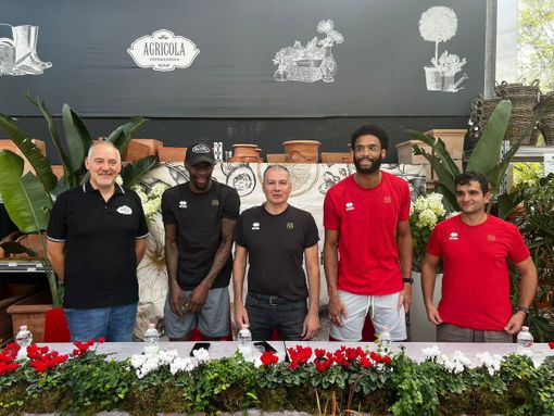 Da sinistra: Giacomo Brusa, Tazé Moore, Mario Oioli, Nate Renfro e Maks Horowitz