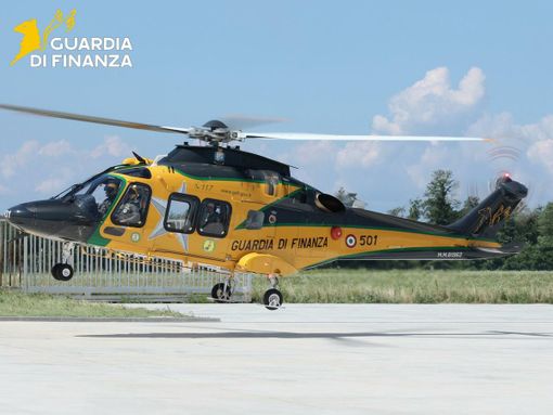 Esercizio abusivo della navigazione aerea, elicottero sequestrato dalla Guardia di Finanza di Como e Varese Esercizio abusivo della navigazione aerea, elicottero sequestrato dalla Guardia di Finanza di Como e Varese