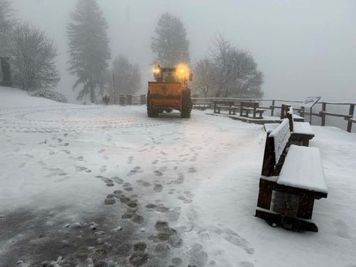 L'immagine di Gianluca Bertoni dal belvedere del Campo dei Fiori nel tardo pomeriggio di oggi, vigilia di Natale