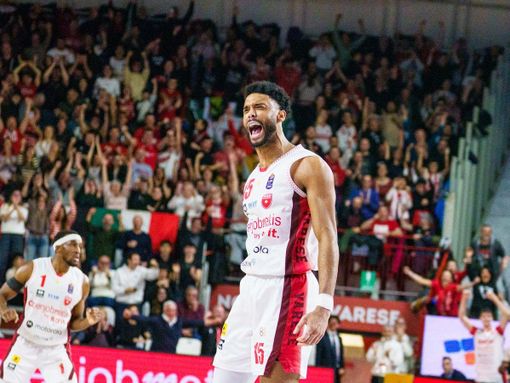 Tutta la gioia di Nate Renfro: per lui 7/7 al tiro (foto Averna)