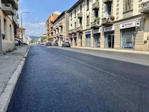 Varese, anche viale Valganna asfaltata. A breve toccherà a via Veratti Varese, anche viale Valganna asfaltata. A breve toccherà a via Veratti