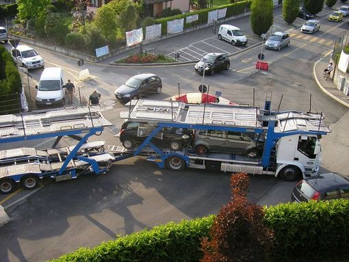 Sicurezza e traffico pesante sulla Sp18: la Provincia incontra i Comuni più colpiti. In arrivo i primi provvedimenti Sicurezza e traffico pesante sulla Sp18: la Provincia incontra i Comuni più colpiti. In arrivo i primi provvedimenti