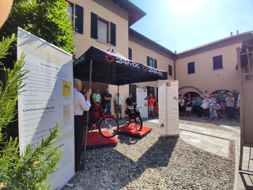 FOTO. Morazzone celebra la sua storia motociclistica: grande successo per la mostra delle Moto Sessa