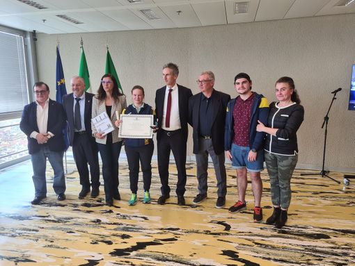 La Regione premia Tetiana Hlyvka, campionessa mondiale ucraina di curling per sordi, ospite di una famiglia di Cavaria con Premezzo
