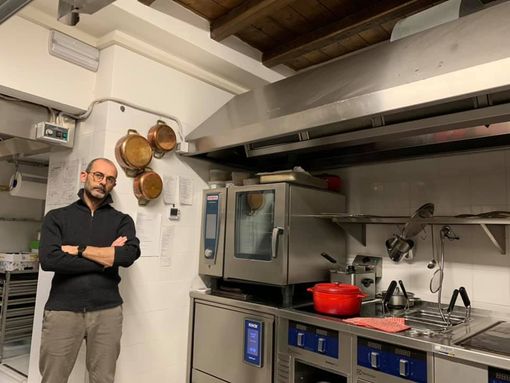 Costantino Di Claudio nella sua cucina