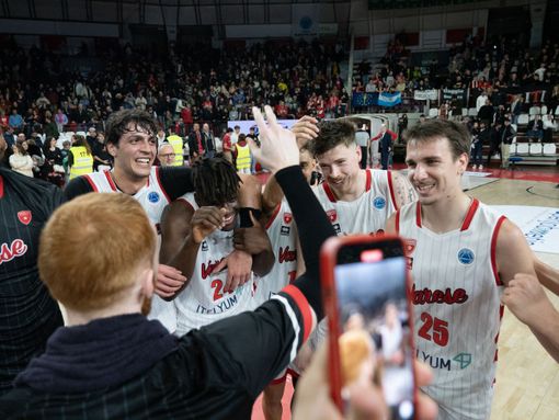 I volti sereni di una Varese che vince e si diverte (Foto di Fabio Averna) I volti sereni di una Varese che vince e si diverte (Foto di Fabio Averna)