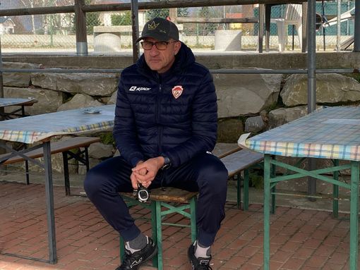 Rossi: «Vedendo il pubblico allo stadio ho detto: "Pensa se fossimo primi...". Domani l'Imperia è un brutto cliente»