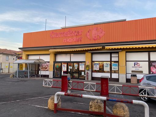 Il punto vendita Fg di viale Belforte senza più le insegne Carrefour