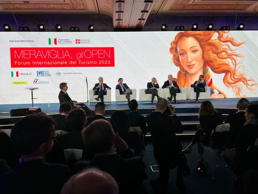 Forum Internazionale del Turismo, Meloni: «All’estero c’è fame d’Italia». Giorgetti: «Il realismo alla base di ogni scelta politica»