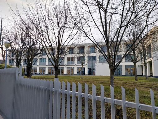 L'hub australiano sul lungolago di Gavirate