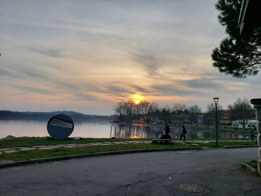 A Gavirate è tutto pronto per l'Alzheimer Fest con la sfilata degli anziani delle Rsa del territorio e il concorso degli alberi addobbati A Gavirate è tutto pronto per l'Alzheimer Fest con la sfilata degli anziani delle Rsa del territorio e il concorso degli alberi addobbati