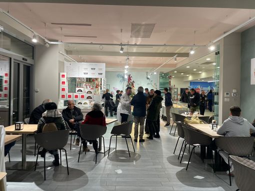 VIDEO E FOTO. Da Venegono Superiore a Gavirate, "La Pasticceria di Davide" apre anche al Tigros di Groppello