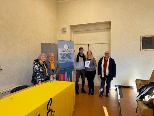 L'Isis Stein di Gavirate incontra i volontari varesini di Amnesty International