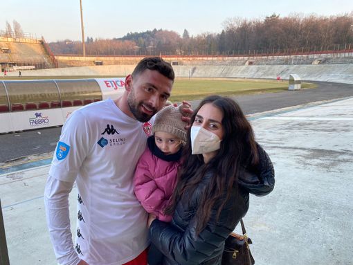 Francesco Gazo a fine partita festeggia il ritorno in campo con le sue gioie