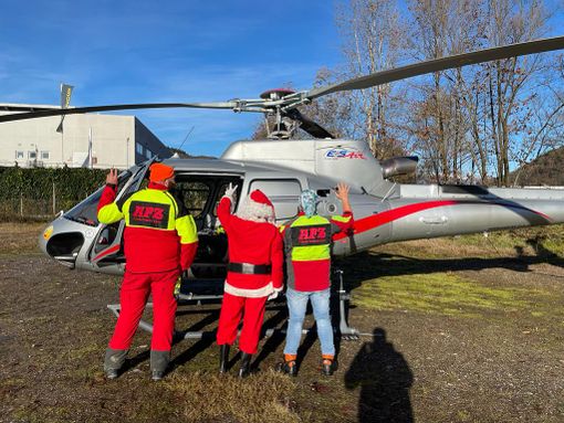 Alla materna di Mesenzana, Babbo Natale arriva in elicottero