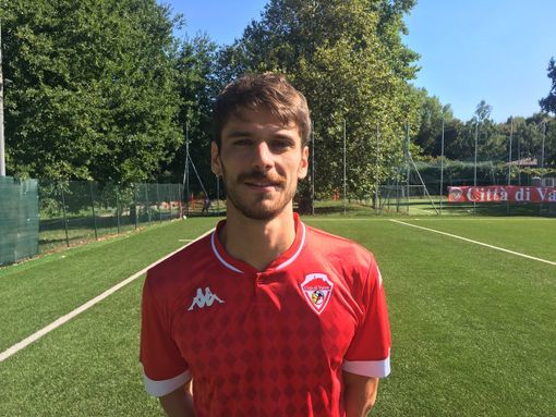 Porro ha il centrocampista che voleva: Piccoli è un "grande" e ritorna al Varese Porro ha il centrocampista che voleva: Piccoli è un "grande" e ritorna al Varese