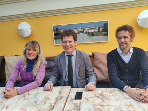 VIDEO. Matteo Bianchi chiude da piazza Podestà: «Campagna entusiasmante che ha toccato il cuore dei varesini»