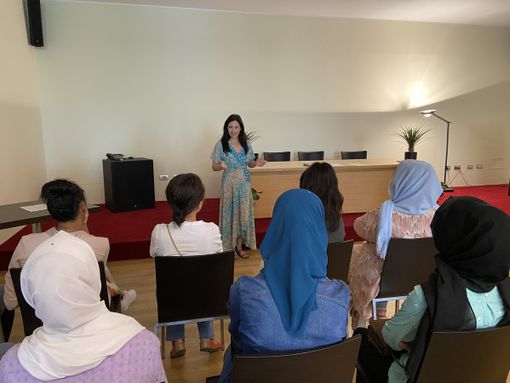 Talia Miceli, presidente del chapter italiano di International Women Coffee Alliance, prima della consegna degli attestati al Sunset Hotel