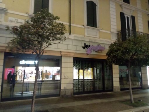 Varese, chiude Jennifer in via Morosini. Chi prenderà il suo posto?