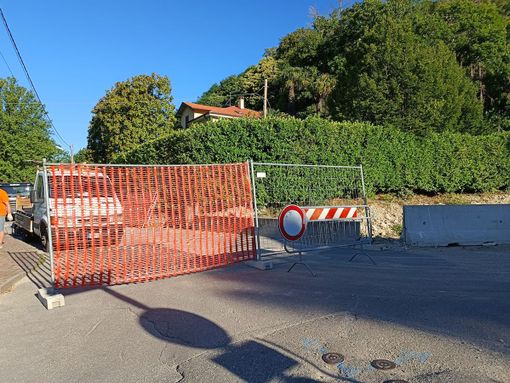 Continua la lotta di Luvinate contro il dissesto idrogeologico: chiuso per lavori il ponte di via San Vito Continua la lotta di Luvinate contro il dissesto idrogeologico: chiuso per lavori il ponte di via San Vito