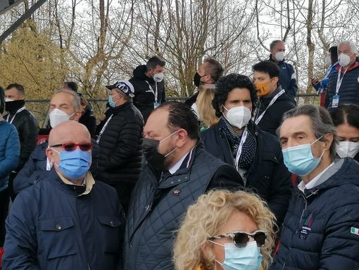 Bobo Maroni domenica in tribuna alla Schiranna per seguire le finali degli Europei di canottaggio